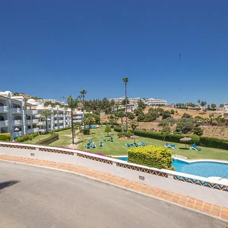 Wonderful 2 Bed With Stunning Sea Views Apartment