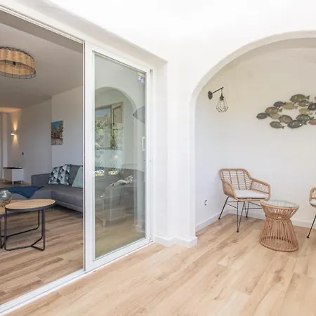 Wonderful 2 Bed With Stunning Sea Views Apartment *