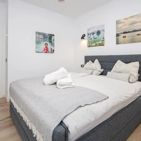 Wonderful 2 Bed With Stunning Sea Views *